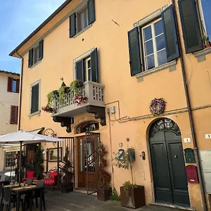 L'arco E' Di Fio Camaiore